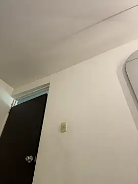 Ema azel online show from March 19, 2026, 1:59 pm