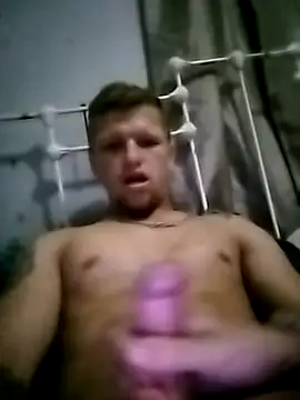 Bentley9825 online show from March 25, 2026, 7:31 pm