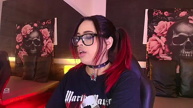 Snapshot of EvaaFoxxy1 chatting on April 22, 2026, 12:28 pm EvaaFoxxy1 online show from April 22, 2026, 12:28 pm