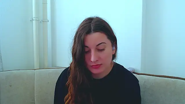 Helen Adams  online show from February 5, 2025, 8:32 am