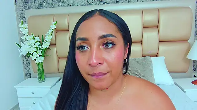 KateVenegas online show from February 25, 2025, 11:00 pm