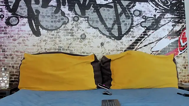 its me miley online show from January 3, 2025, 4:37 pm