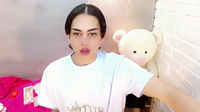 Daniela Pink  online show from November 5, 2025, 7:36 pm