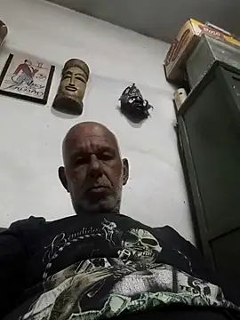 FabiQuilmes online show from April 26, 2026, 2:31 am