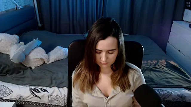 KiraYammy online show from December 12, 2024, 1:10 am