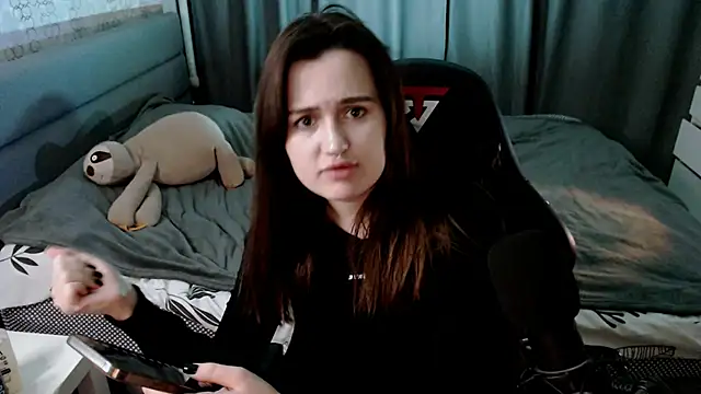 KiraYammy online show from March 21, 2025, 6:51 pm