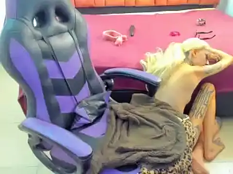 barbara anal squirt  online show from February 23, 2025, 4:02 pm