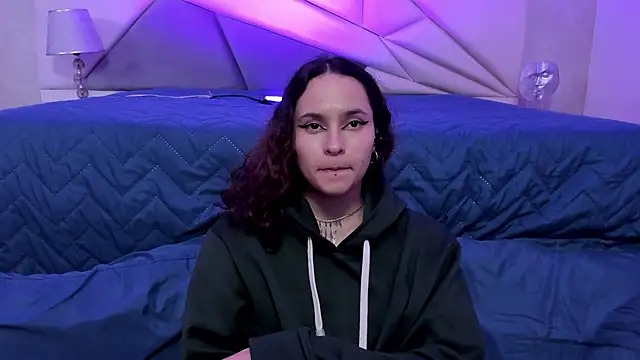 Snapshot of AnnyThompson_ chatting on January 8, 2025, 12:28 am AnnyThompson online show from January 8, 2025, 12:28 am