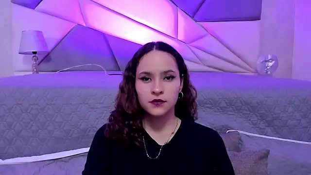 Snapshot of AnnyThompson_ chatting on February 8, 2025, 12:49 am AnnyThompson online show from February 8, 2025, 12:49 am