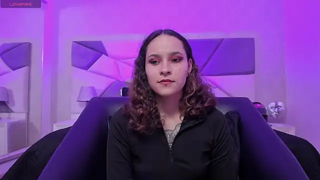 Snapshot of AnnyThompson_ chatting on March 6, 2025, 9:20 pm AnnyThompson online show from March 6, 2025, 9:20 pm