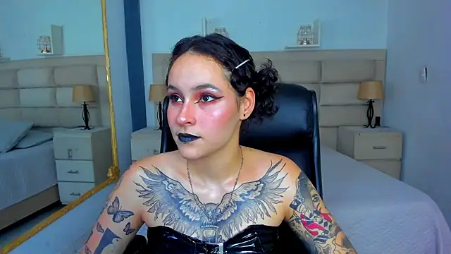 Snapshot of AnnyThompson_ chatting on September 24, 2025, 8:45 pm AnnyThompson online show from September 24, 2025, 8:45 pm