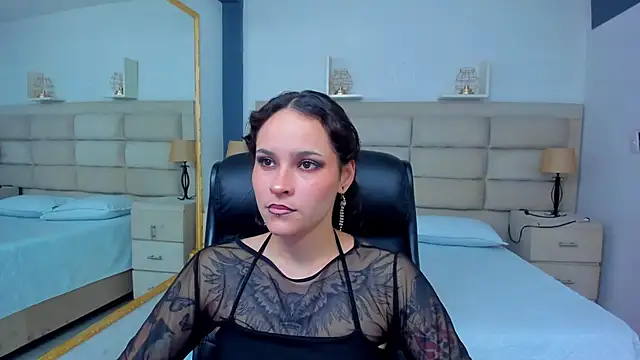 Snapshot of AnnyThompson_ chatting on October 16, 2025, 9:05 pm AnnyThompson online show from October 16, 2025, 9:05 pm