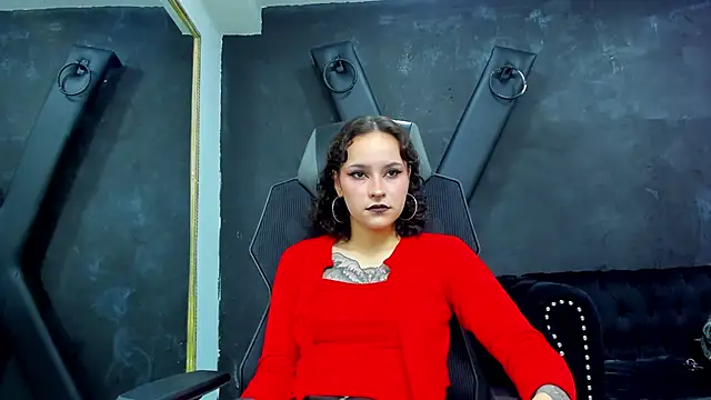 Snapshot of AnnyThompson_ chatting on October 18, 2025, 5:57 pm AnnyThompson online show from October 18, 2025, 5:57 pm