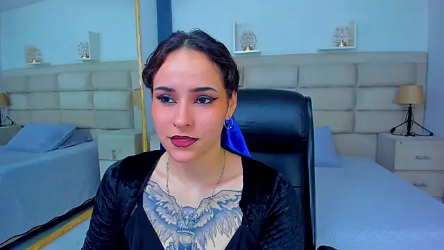 Snapshot of AnnyThompson_ chatting on October 24, 2025, 9:22 pm AnnyThompson online show from October 24, 2025, 9:22 pm