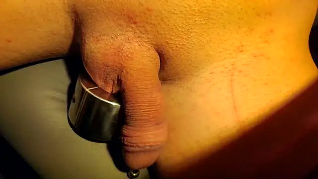 Snapshot of TheHardone_29 chatting on October 9, 2025, 5:49 am TheHardone 29 online show from October 9, 2025, 5:49 am