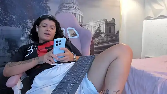 snowflake xxx online show from October 10, 2025, 2:05 pm