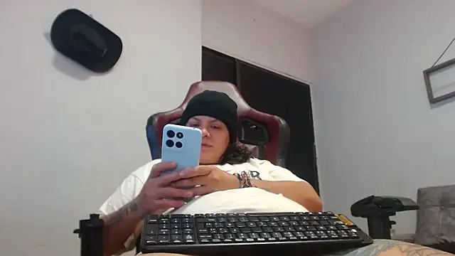 snowflake xxx online show from October 28, 2025, 2:09 pm