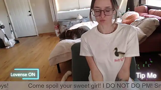 Plantbabeee online show from April 22, 2026, 7:26 pm