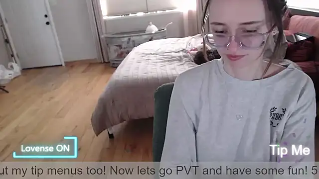 Snapshot of Plantbabeee chatting on May 1, 2026, 5:39 pm Plantbabeee online show from May 1, 2026, 5:39 pm