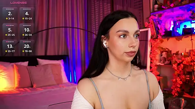 LunaNight online show from October 7, 2025, 8:28 pm