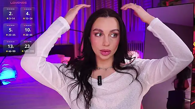 LunaNight online show from December 14, 2025, 8:35 pm