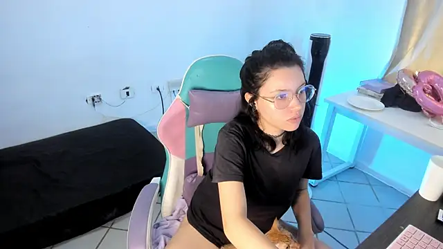 WandaDoll online show from February 20, 2025, 2:57 pm