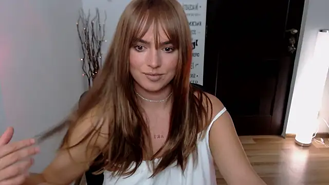 Snapshot of ChloeJewel1 chatting on November 25, 2025, 1:11 pm ChloeJewel1 online show from November 25, 2025, 1:11 pm