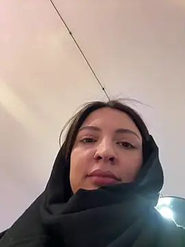 BabeRainbow online show from January 5, 2025, 9:59 am