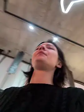 BabeRainbow online show from February 6, 2025, 12:16 pm