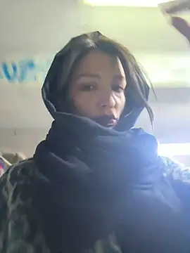 BabeRainbow online show from February 26, 2025, 9:42 am