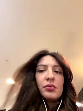 BabeRainbow online show from September 21, 2025, 10:06 am