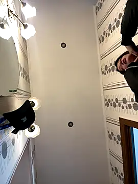 BabeRainbow online show from October 17, 2025, 9:01 am