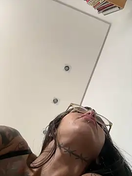 Snapshot of Nikatsu chatting on February 3, 2025, 5:14 pm Nikatsu online show from February 3, 2025, 5:14 pm