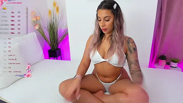 Snapshot of Brianna_Wilson chatting on December 4, 2024, 6:39 pm Brianna Wilson online show from December 4, 2024, 6:39 pm