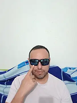 ElSunEagle online show from June 19, 2026, 2:27 am