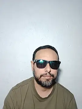 ElSunEagle online show from August 4, 2026, 2:15 am