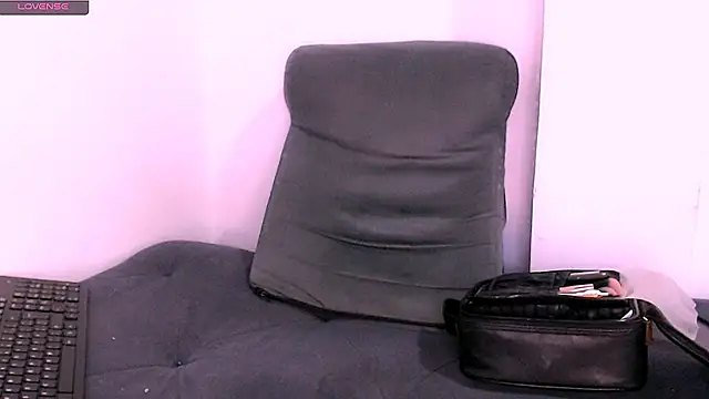 sofi-rojas1 online show from March 28, 2026, 7:13 pm