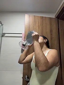 GiselOrtiz online show from November 29, 2025, 10:51 am