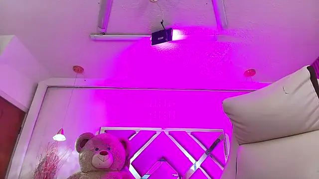 Silvana monroe online show from October 21, 2025, 1:23 pm