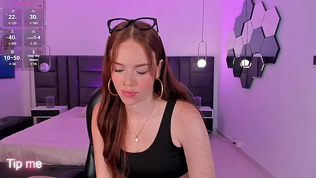 CorinneRusso online show from January 14, 2026, 5:02 am