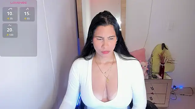 hellensexy online show from May 26, 2026, 9:55 pm