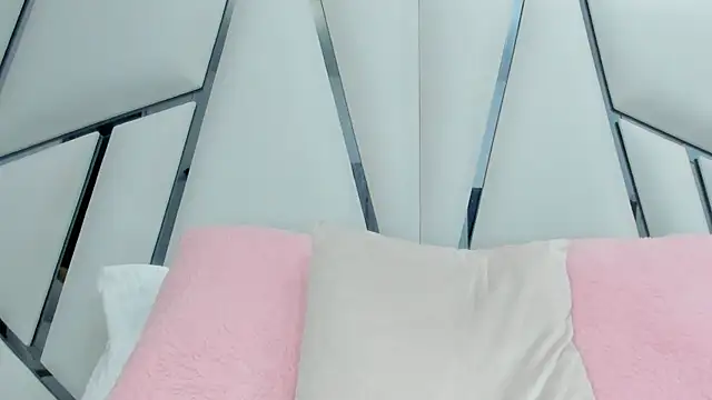  aurora18  online show from January 28, 2025, 3:25 am