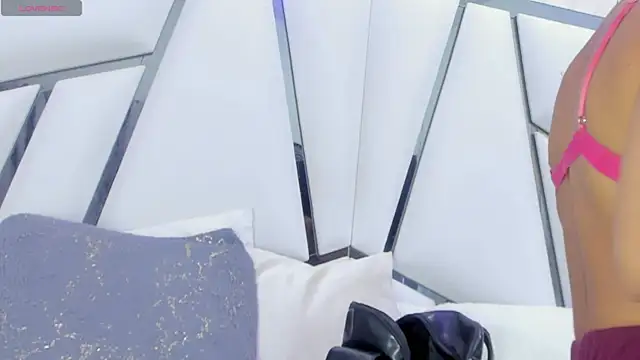  aurora18  online show from February 27, 2025, 3:14 am