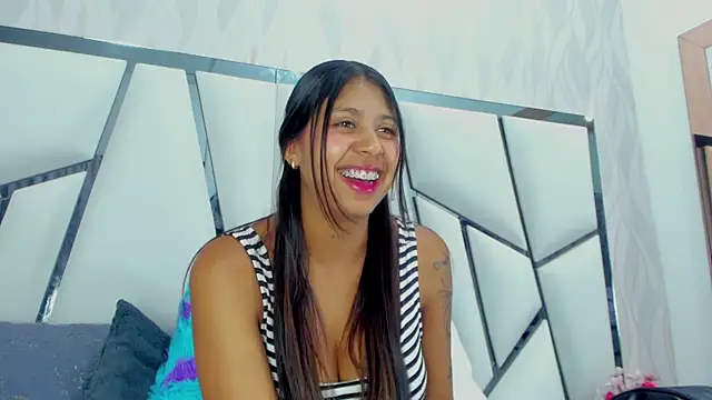  aurora18  online show from March 23, 2025, 3:10 am