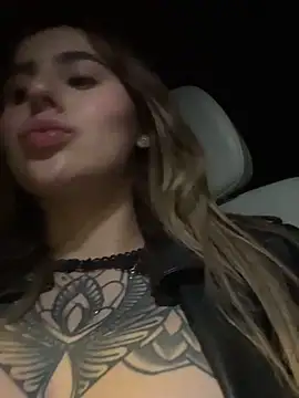 ValerieHilton online show from January 3, 2025, 4:55 am