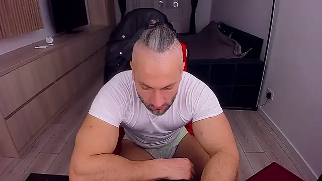 MarisMuscle online show from March 7, 2025, 7:16 pm