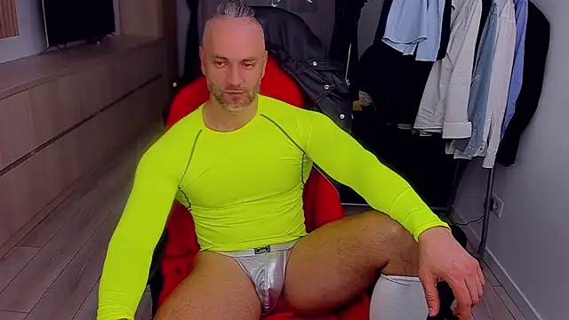 Snapshot of MarisMuscle chatting on February 9, 2026, 7:23 am MarisMuscle online show from February 9, 2026, 7:23 am