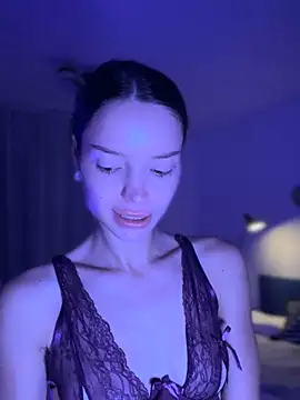 wow Mia online show from November 11, 2025, 6:02 am