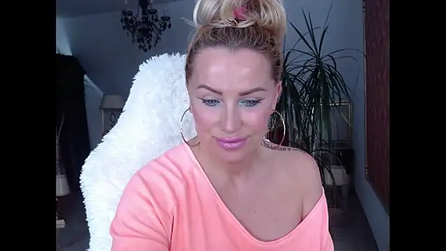 eyesangel22 online show from February 18, 2025, 9:43 am