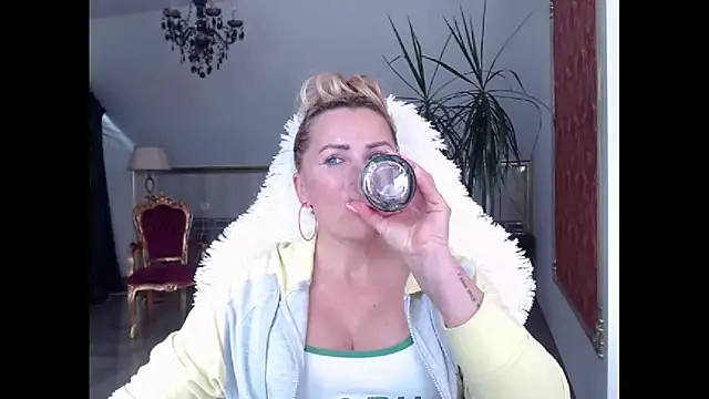 eyesangel22 online show from March 18, 2025, 11:08 am